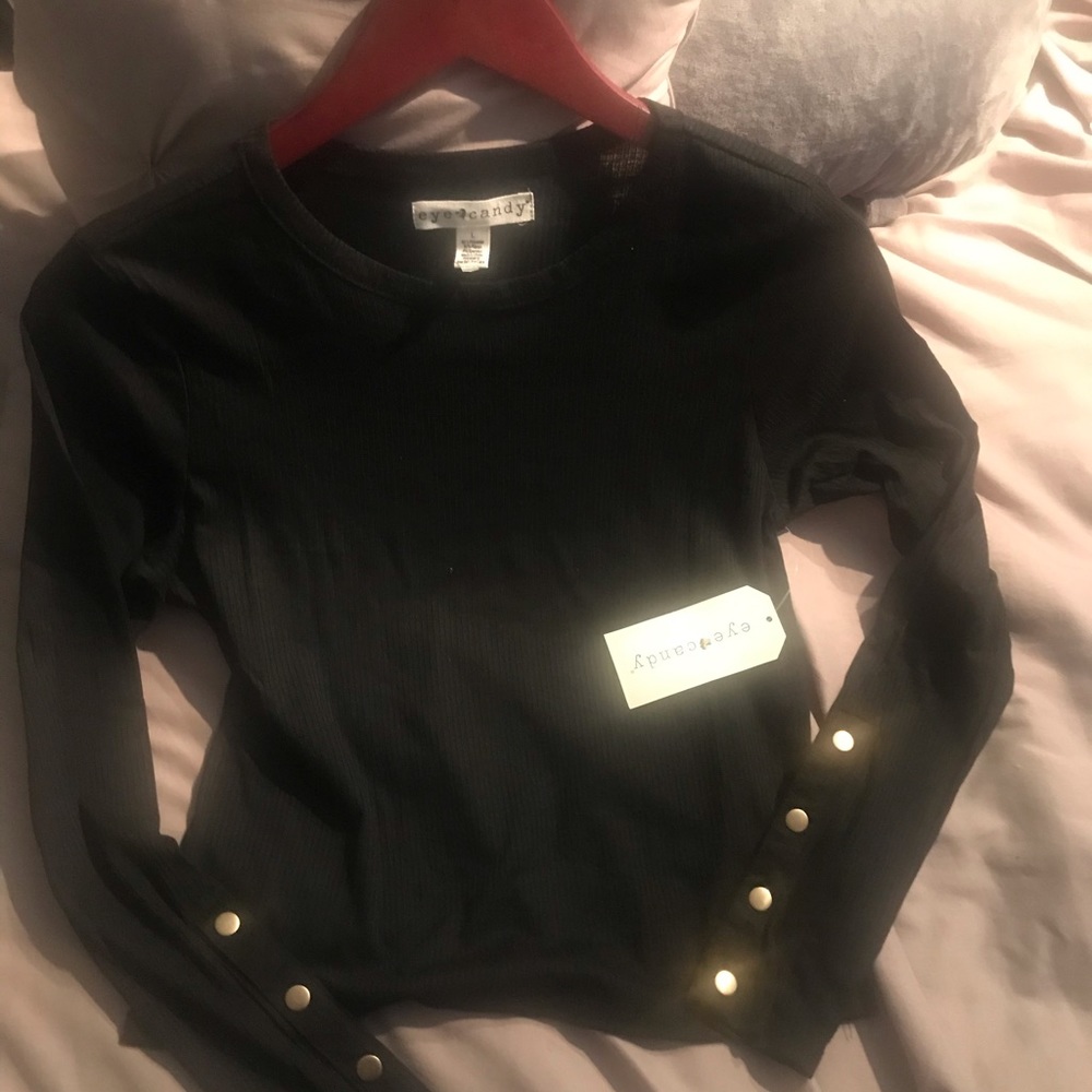 Cute “Eye candy” Black, long-sleeve crop. Sz large